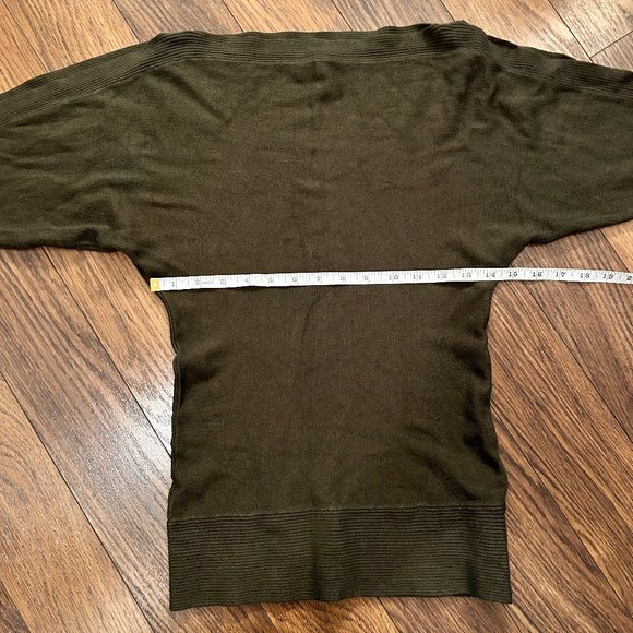 Green Costa Blanca Sweater with semi dolman slit open sleeves - Picture 8 of 9